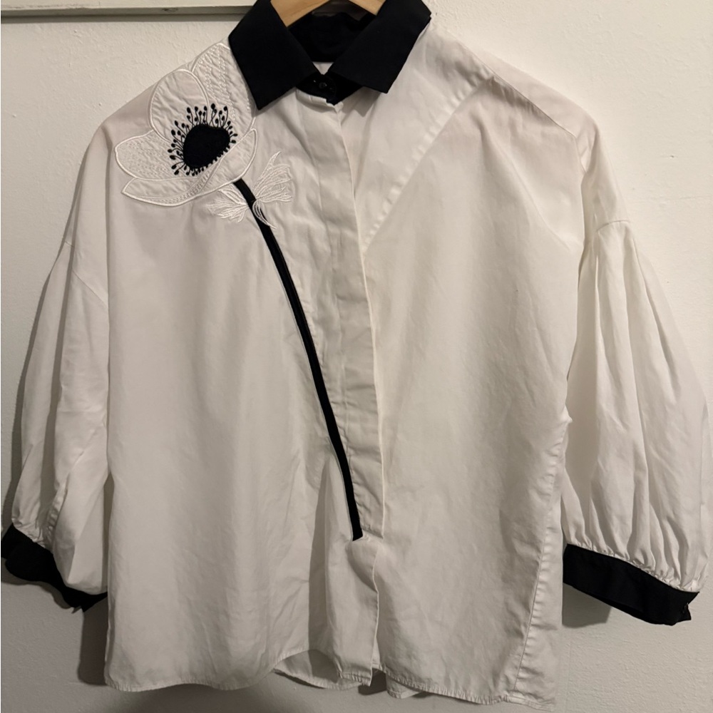 MaxMara White and Black Shirt Jacket with Floral Detail